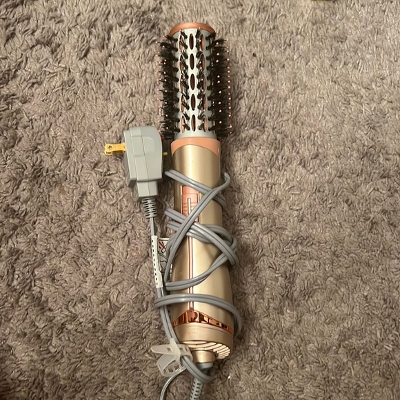 Conair InfinitiPRO Frizz-Free Hot Air Brush - Picture 1 of 2